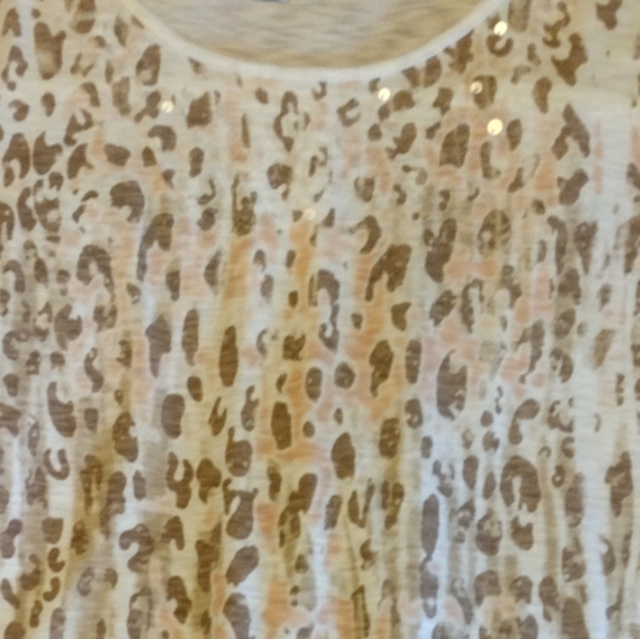 ZENERGY BY CHICO'S SEQUIN SHORT SLEEVE SHIRT SIZE 1 (M) - Picture 2 of 8